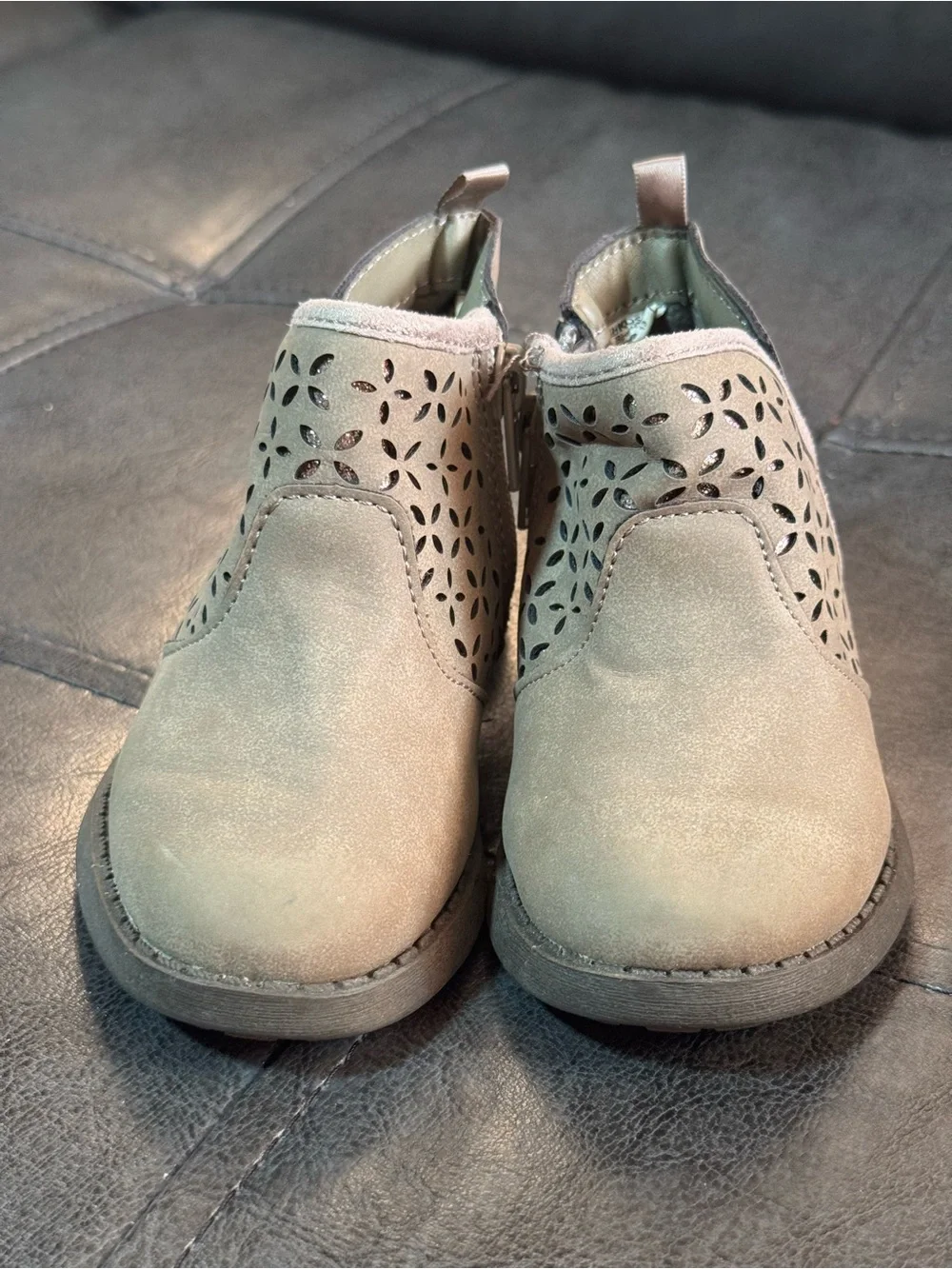 OshKosh B'gosh Toddler Tan Cutout Chelsea Boots